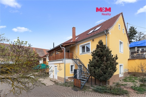 Prodej rodinného domu, 380 m² 0