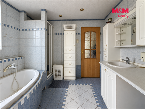 Prodej rodinného domu, 208 m² - 22