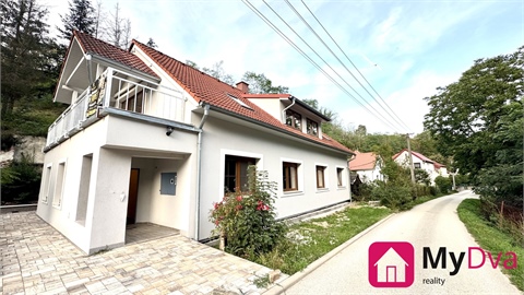 Prodej rodinného domu, 208 m² 0