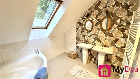 Prodej rodinného domu, 208 m² - 24