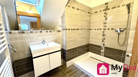 Prodej rodinného domu, 208 m² - 12