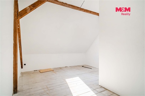 Prodej komerčního objektu, 810 m² 20
