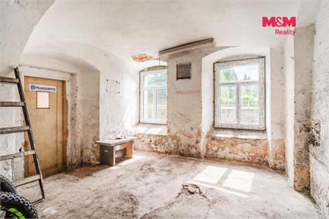 Prodej komerčního objektu, 810 m² 16