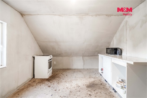 Prodej komerčního objektu, 810 m² 12