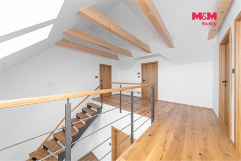 Prodej rodinného domu, 258 m² 10
