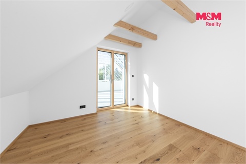 Prodej rodinného domu, 258 m² 12