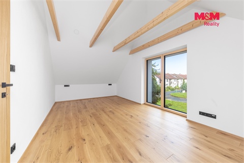 Prodej rodinného domu, 258 m² - 10