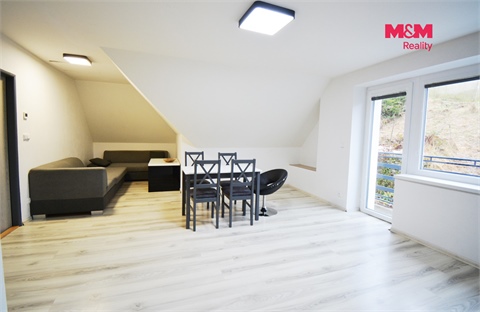 Pronájem rodinného domu, 198 m² 2