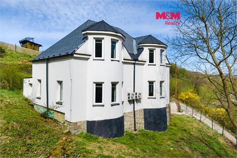 Pronájem rodinného domu, 198 m² 0