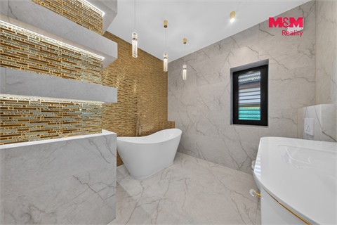 Prodej rodinného domu, 249 m² 10