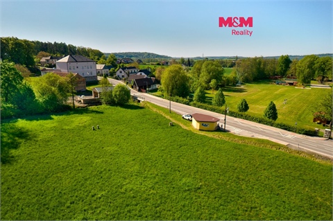 Prodej stavebního pozemku, 1 018 m² 0