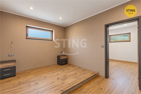 Prodej rodinného domu, 180 m² - 10