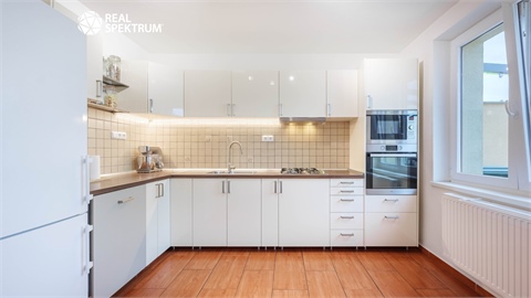 Prodej rodinného domu, 217 m² 4