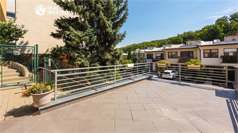 Prodej rodinného domu, 217 m² - 2