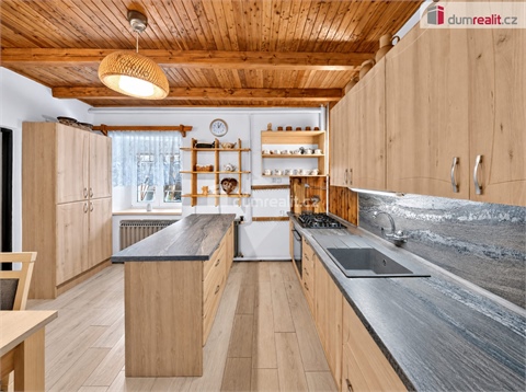 Prodej rodinného domu, 743 m² 2