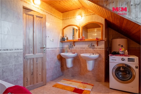 Prodej rodinného domu, 273 m² 18