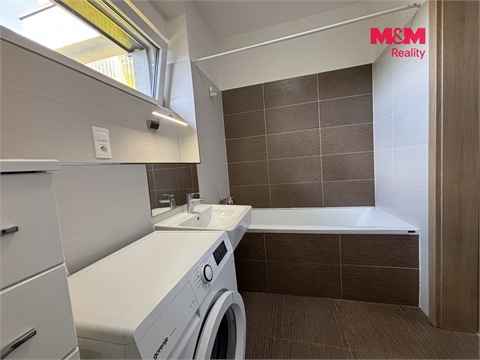 Pronájem bytu 1kk, 42 m² - 4