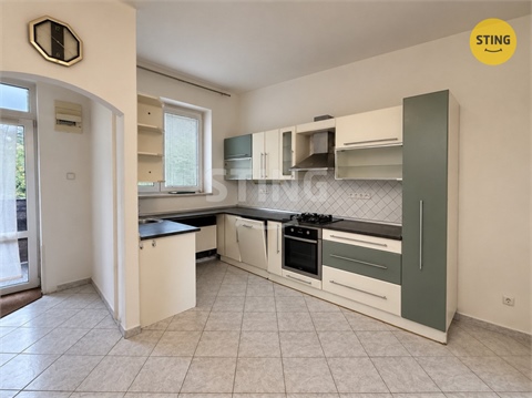 Pronájem bytu 3+1, 90 m² 0