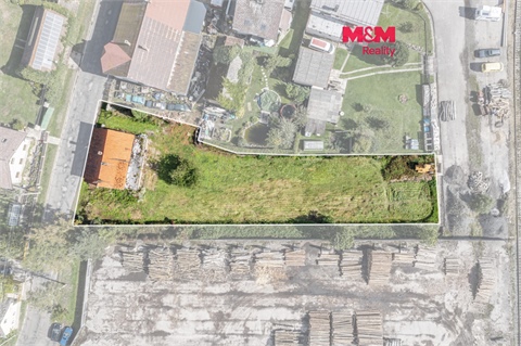 Prodej stavebního pozemku, 1 403 m² 0