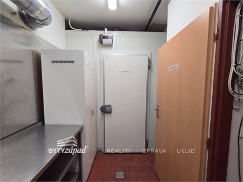 Pronájem komerčního objektu, 73 m² - 6