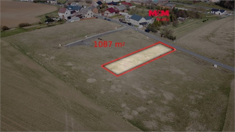 Prodej stavebního pozemku, 1 087 m² 0