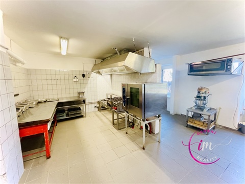 Pronájem komerčního objektu, 282 m² - 2