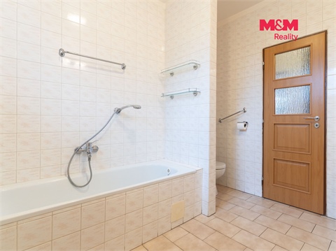 Prodej rodinného domu, 186 m² 10