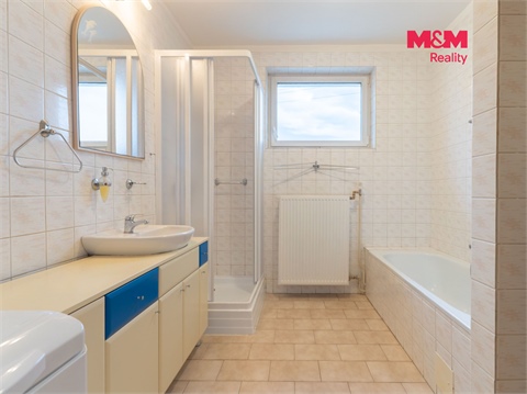 Prodej rodinného domu, 186 m² 2