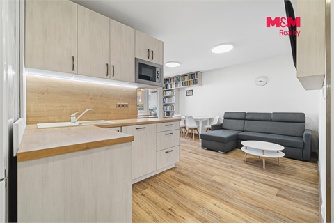 Prodej bytu 4kk, 70 m² - 0