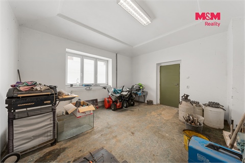 Prodej obchodních prostor, 240 m² 8