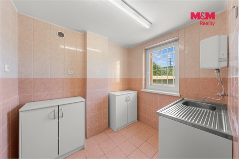 Prodej obchodních prostor, 240 m² 18