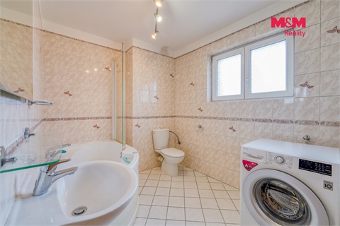 Prodej rodinného domu, 205 m² - 22