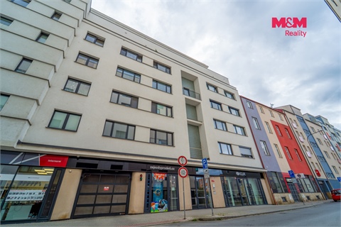 Pronájem bytu 3kk, 79 m² 28