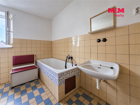 Prodej rodinného domu, 200 m² - 14
