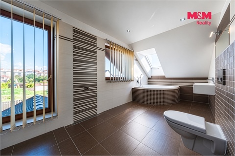 Prodej rodinného domu, 300 m² 16