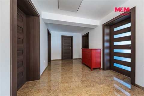 Prodej rodinného domu, 300 m² 20
