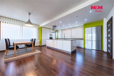Prodej rodinného domu, 300 m² - 4
