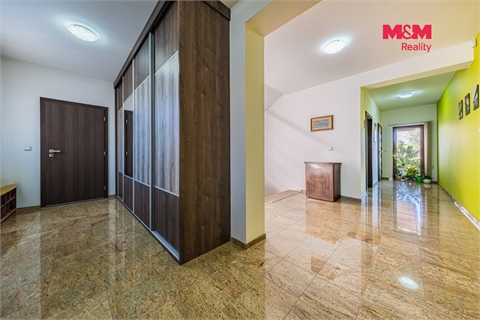 Prodej rodinného domu, 300 m² 6
