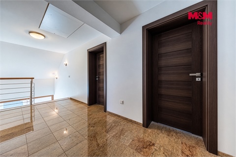 Prodej rodinného domu, 300 m² - 20
