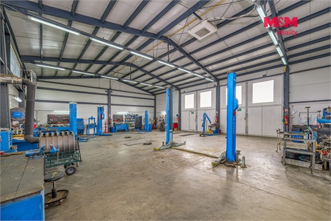 Prodej obchodních prostor, 270 m² 2