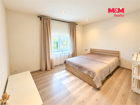 Prodej rodinného domu, 195 m² - 8
