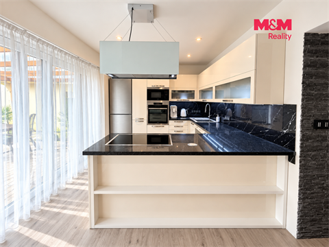 Prodej rodinného domu, 195 m² - 2