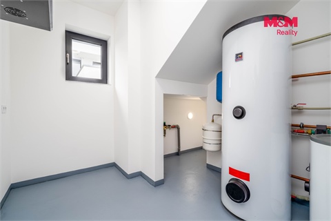 Prodej rodinného domu, 233 m² - 24