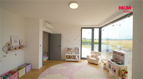 Prodej rodinného domu, 233 m² 2