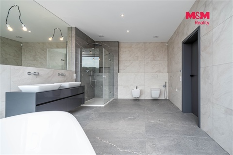 Prodej rodinného domu, 233 m² - 10