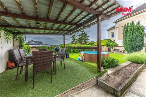 Prodej rodinného domu, 217 m² 2