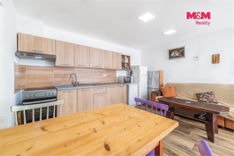 Prodej komerčního objektu, 422 m² 6