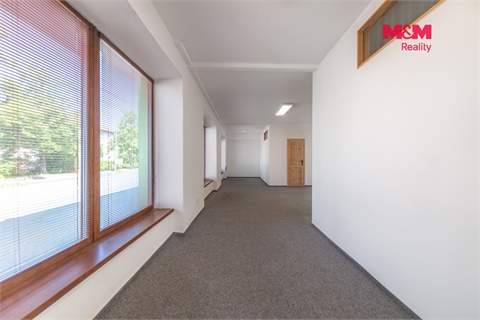 Prodej komerčního objektu, 422 m² 16