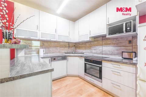 Prodej komerčního objektu, 422 m² 10