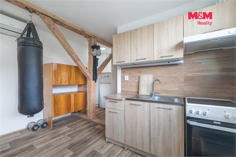 Prodej komerčního objektu, 422 m² 8